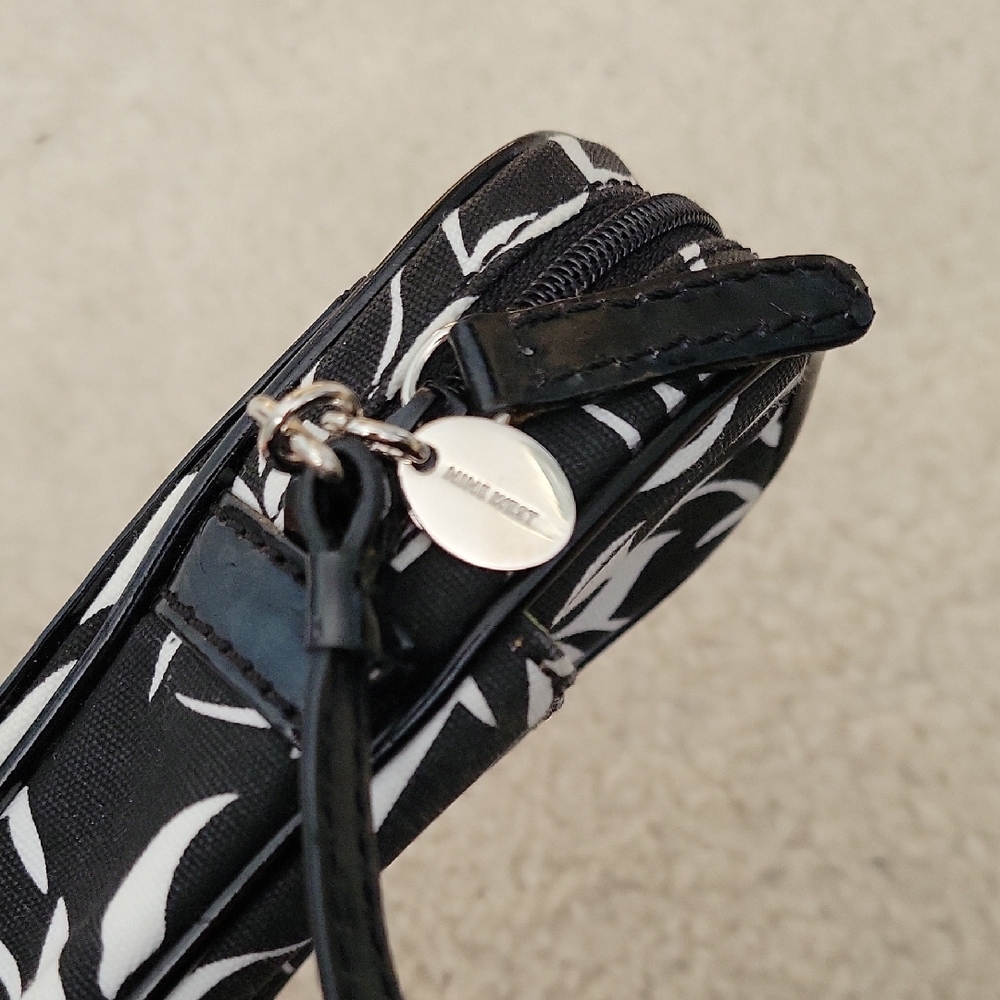 NWOT Nine West 3 Piece Black and White Floral Travel Shoulder Bag Set - Picture 8 of 15